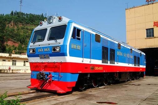 混合動(dòng)力機(jī)車THE1320-1070